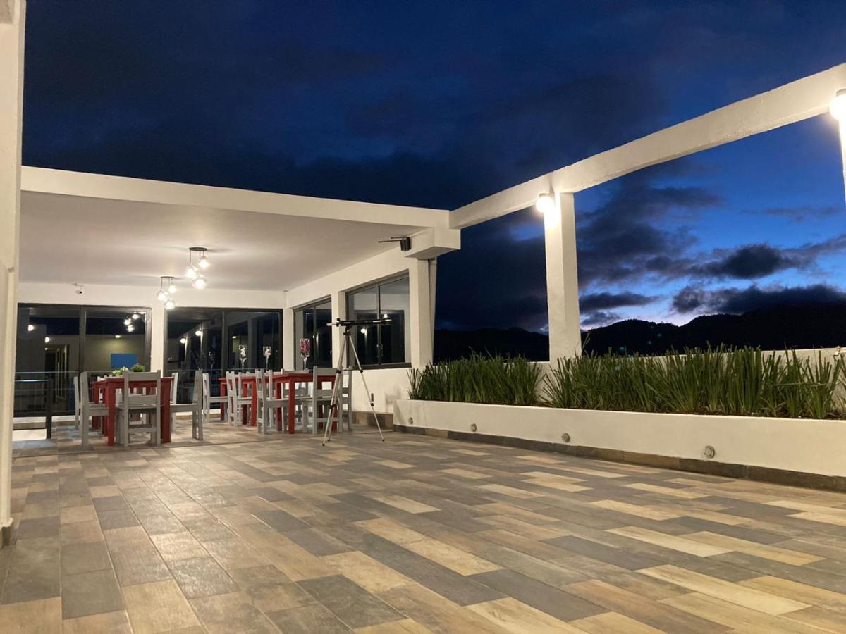 Hotel Terraza Casa Blanca Сан-Кристобаль-де-Ла-Касас Экстерьер фото